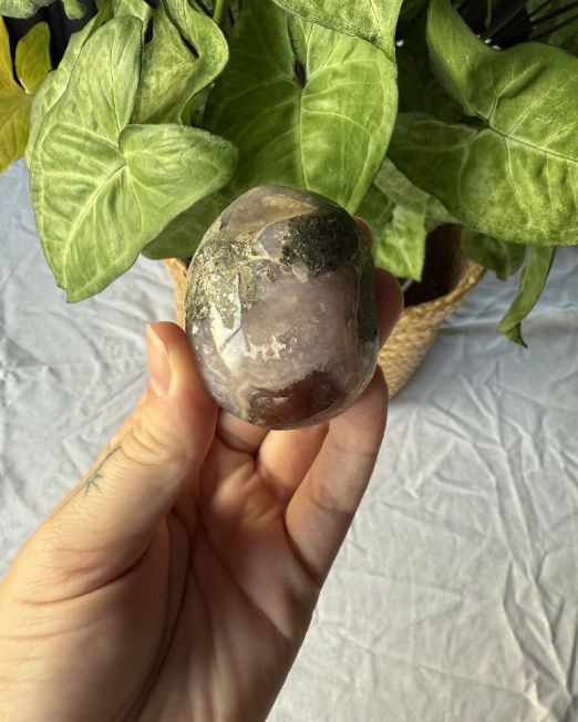 Flower Agate Palmstone (Medium)